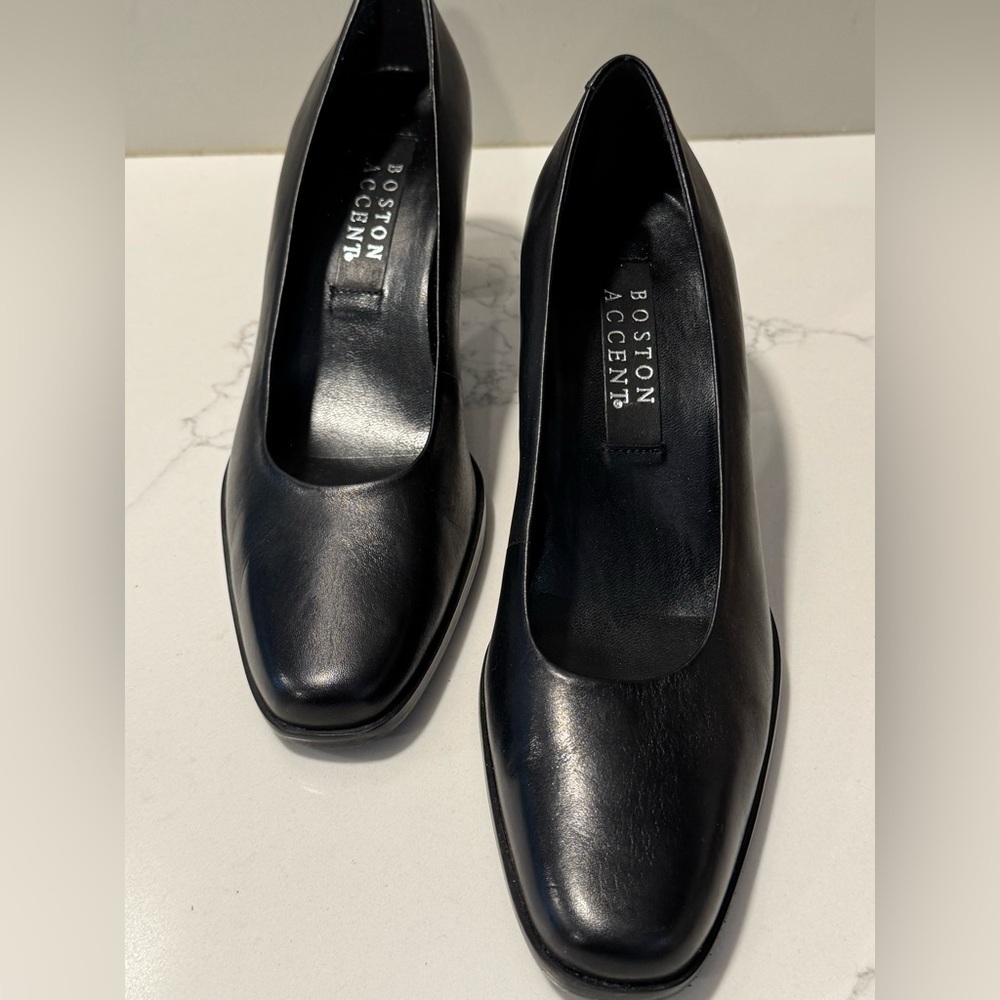 Boston Accent Black Leather Square Toe Pumps - Picture 2 of 8